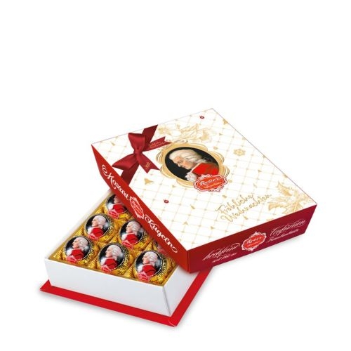 Конфеты из темного шоколада с марципаном