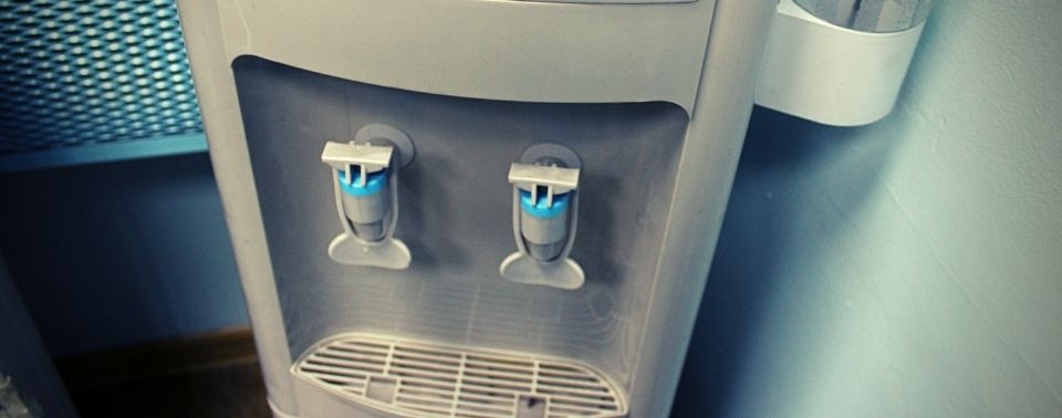 Как выбрать кулер для воды домой и в офис